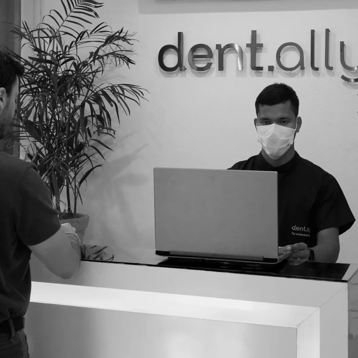 Best Dental Clinic near Gulmohar Park, Delhi -  Dentally