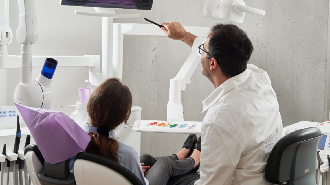 What To Look For Before Consulting A Dentist?