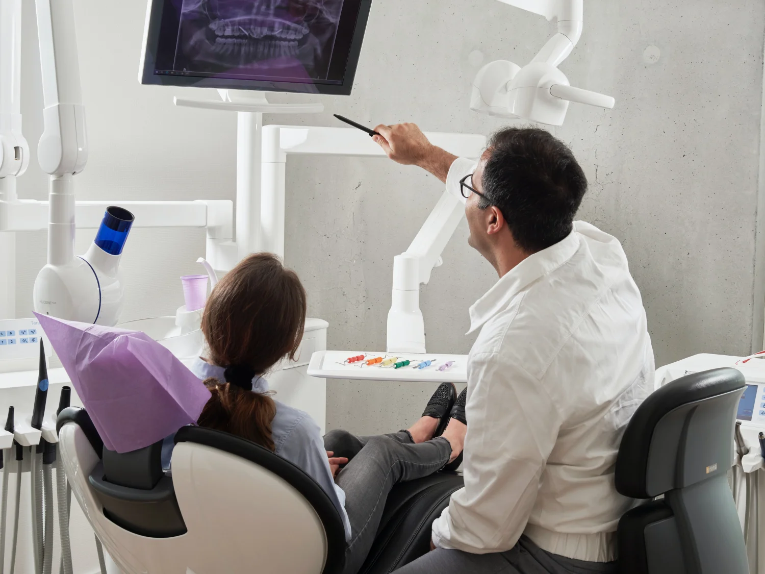 What to look for before consulting a dentist? -  Dentally