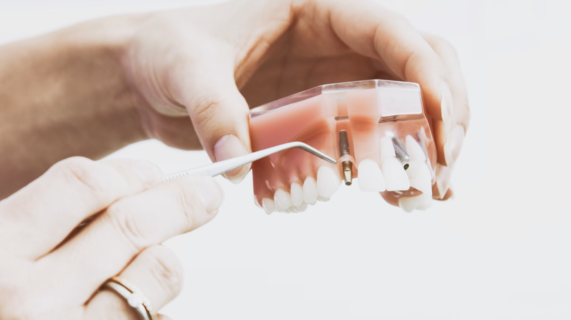 What is the fees of dentist in India?