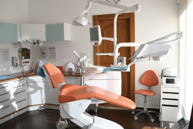 How to find best dentist near me?